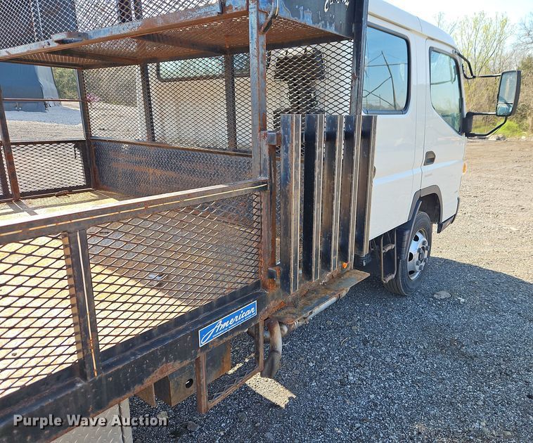 image for item EI8939 2017 Mitsubishi Fuso FEC72KL3WUHJ Crew Cab flatbed truck