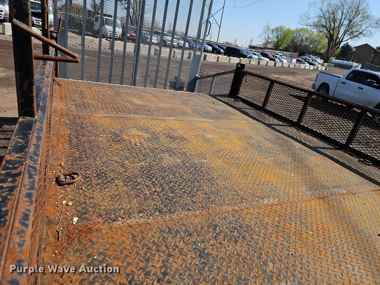 image for item EI8939 2017 Mitsubishi Fuso FEC72KL3WUHJ Crew Cab flatbed truck