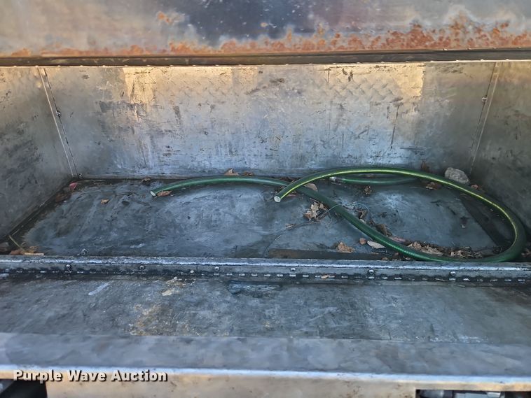 image for item EI8939 2017 Mitsubishi Fuso FEC72KL3WUHJ Crew Cab flatbed truck