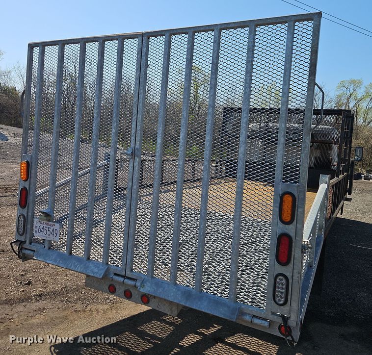 image for item EI8939 2017 Mitsubishi Fuso FEC72KL3WUHJ Crew Cab flatbed truck