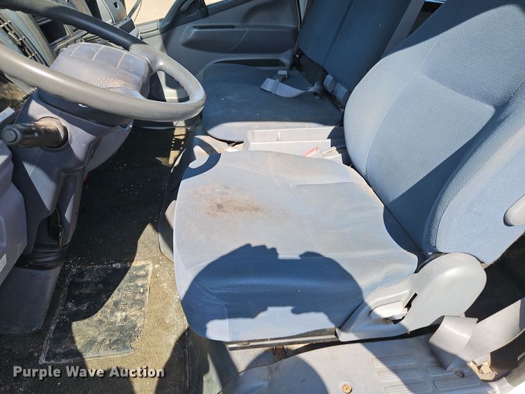 image for item EI8939 2017 Mitsubishi Fuso FEC72KL3WUHJ Crew Cab flatbed truck