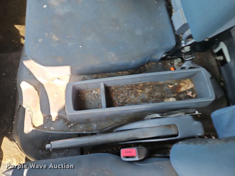 image for item EI8939 2017 Mitsubishi Fuso FEC72KL3WUHJ Crew Cab flatbed truck