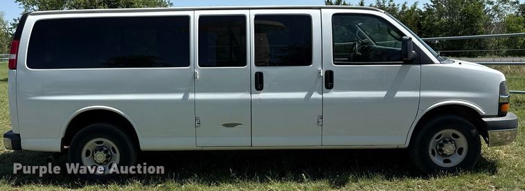 image for item EJ3563 2016 Chevrolet Express 3500 van