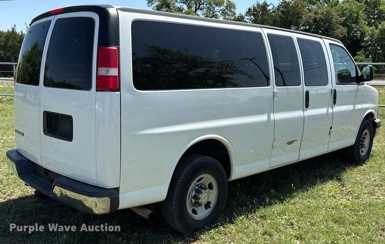 image for item EJ3563 2016 Chevrolet Express 3500 van
