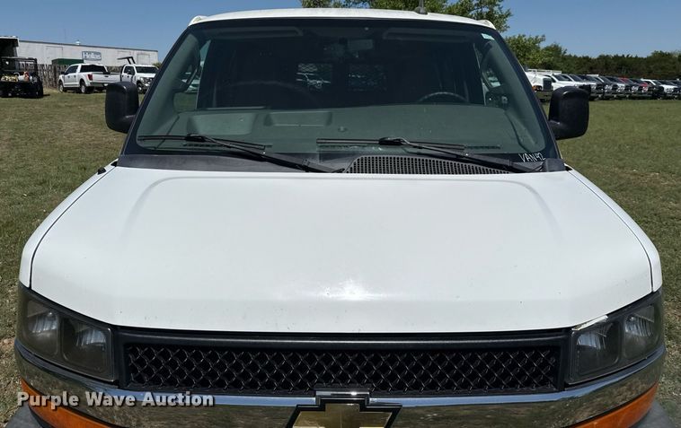 image for item EJ3563 2016 Chevrolet Express 3500 van