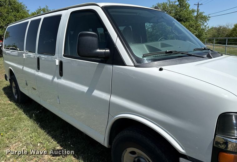 image for item EJ3563 2016 Chevrolet Express 3500 van