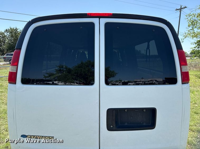 image for item EJ3563 2016 Chevrolet Express 3500 van