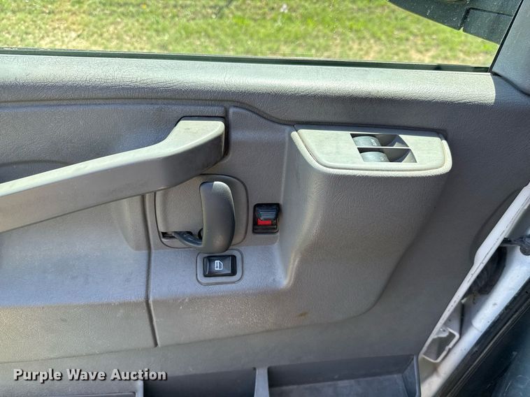 image for item EJ3563 2016 Chevrolet Express 3500 van