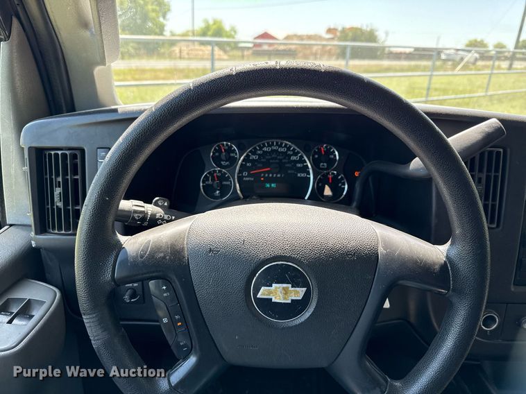 image for item EJ3563 2016 Chevrolet Express 3500 van
