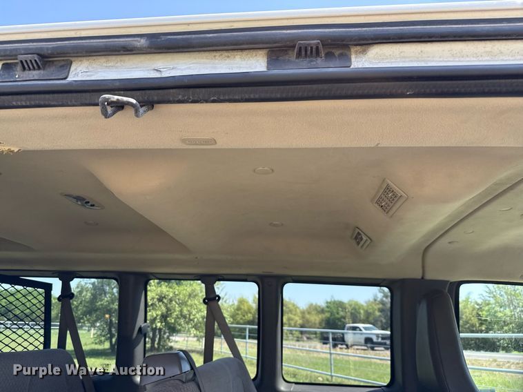 image for item EJ3563 2016 Chevrolet Express 3500 van