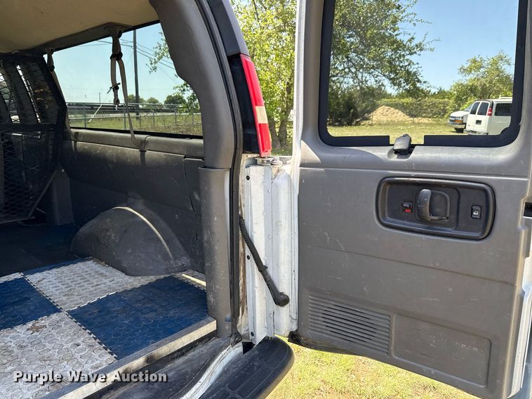 image for item EJ3563 2016 Chevrolet Express 3500 van