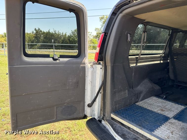 image for item EJ3563 2016 Chevrolet Express 3500 van