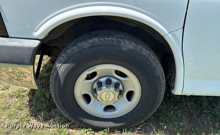 image for item EJ3563 2016 Chevrolet Express 3500 van