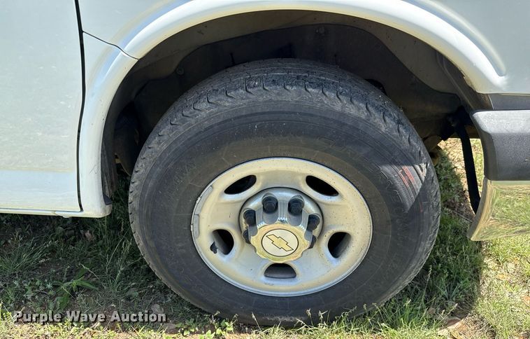 image for item EJ3563 2016 Chevrolet Express 3500 van