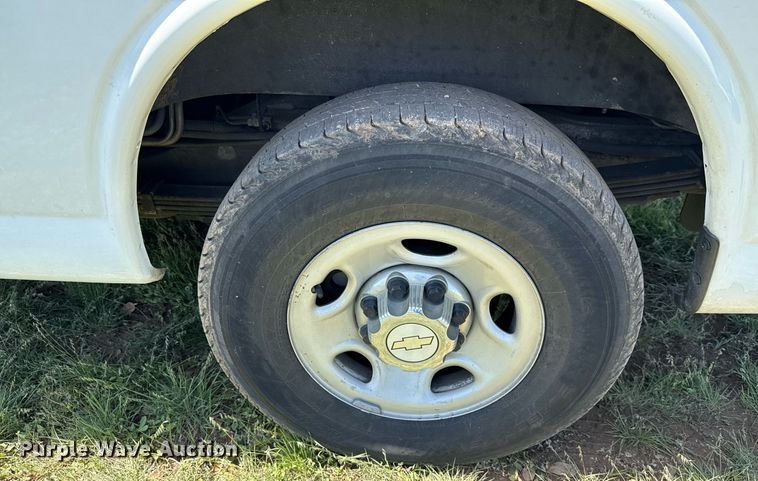 image for item EJ3563 2016 Chevrolet Express 3500 van