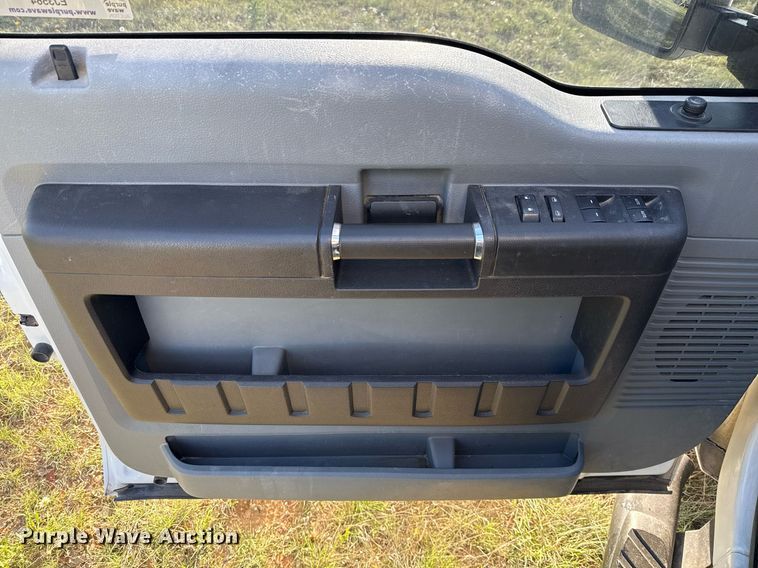 image for item EJ3564 2015 Ford F250 Super Duty XL Crew Cab pickup truck