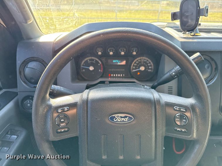 image for item EJ3564 2015 Ford F250 Super Duty XL Crew Cab pickup truck