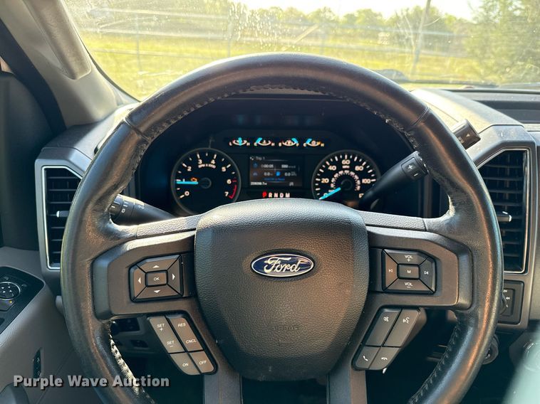 image for item EJ3569 2018 Ford F150 SuperCrew pickup truck