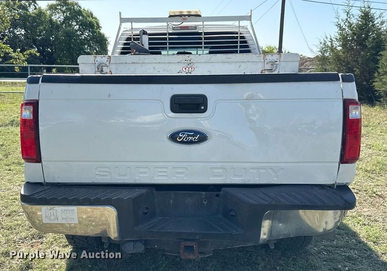 image for item EJ3571 2016 Ford F250 Super Duty XLT Crew Cab pickup truck