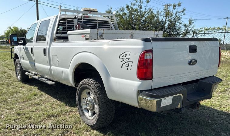 image for item EJ3571 2016 Ford F250 Super Duty XLT Crew Cab pickup truck