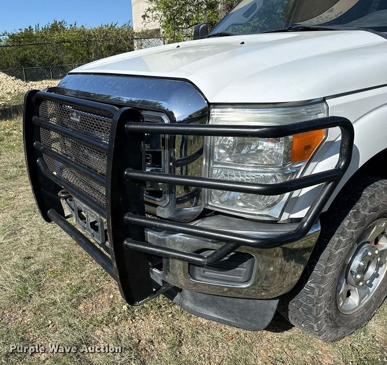 image for item EJ3571 2016 Ford F250 Super Duty XLT Crew Cab pickup truck