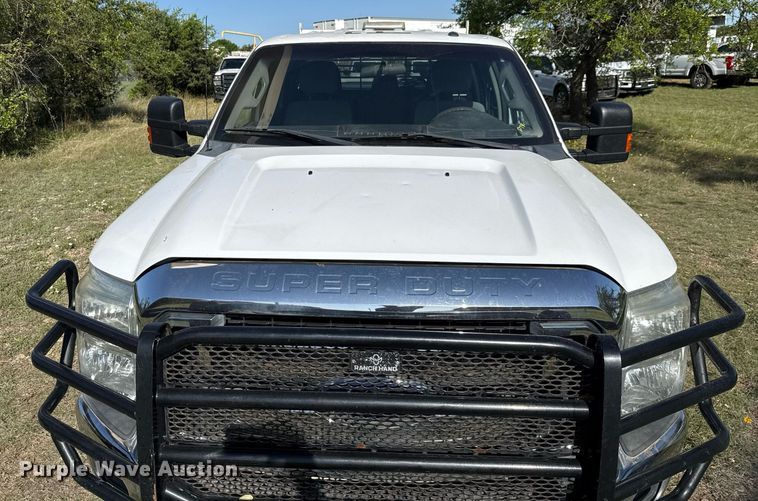 image for item EJ3571 2016 Ford F250 Super Duty XLT Crew Cab pickup truck