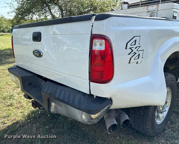 image for item EJ3571 2016 Ford F250 Super Duty XLT Crew Cab pickup truck