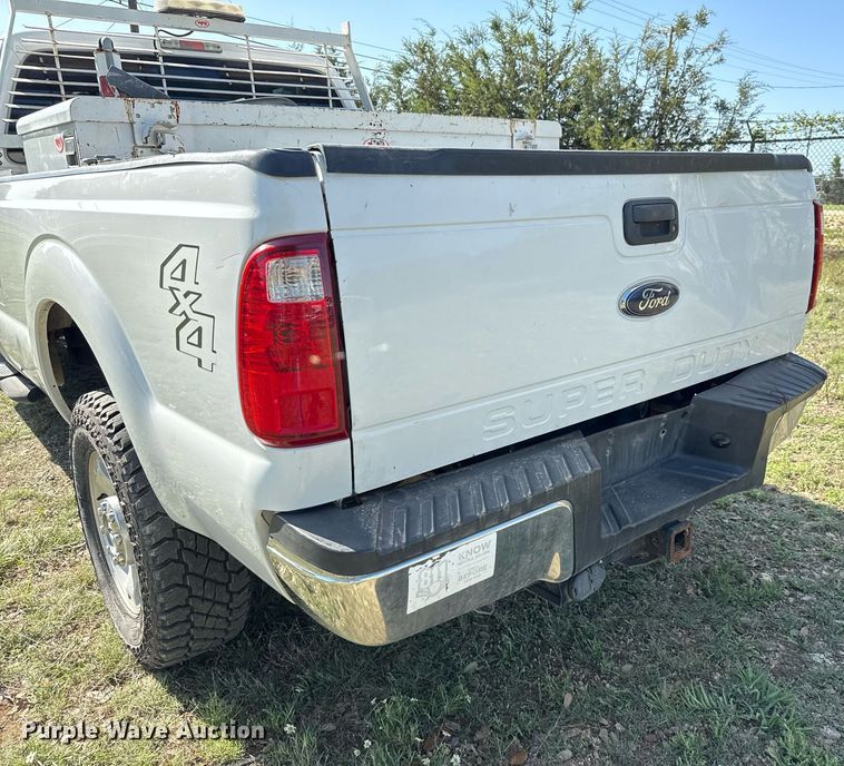 image for item EJ3571 2016 Ford F250 Super Duty XLT Crew Cab pickup truck