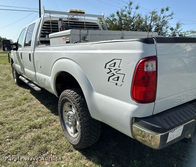 image for item EJ3571 2016 Ford F250 Super Duty XLT Crew Cab pickup truck