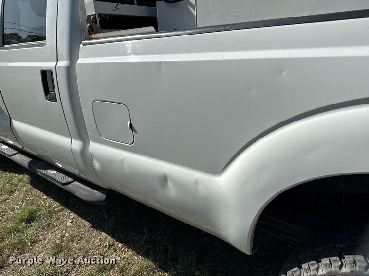 image for item EJ3571 2016 Ford F250 Super Duty XLT Crew Cab pickup truck