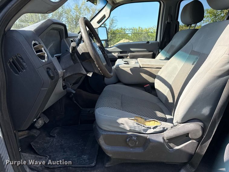 image for item EJ3571 2016 Ford F250 Super Duty XLT Crew Cab pickup truck