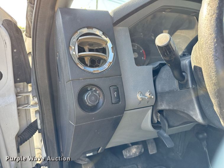 image for item EJ3571 2016 Ford F250 Super Duty XLT Crew Cab pickup truck