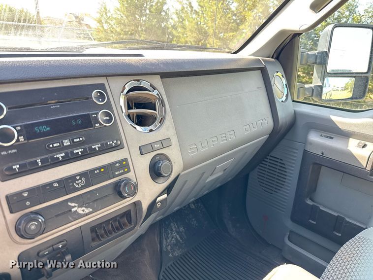 image for item EJ3571 2016 Ford F250 Super Duty XLT Crew Cab pickup truck