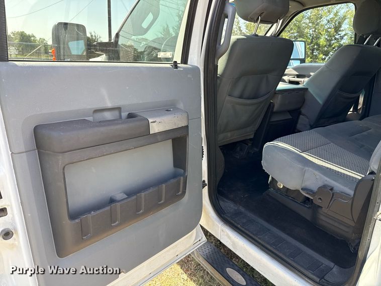 image for item EJ3571 2016 Ford F250 Super Duty XLT Crew Cab pickup truck