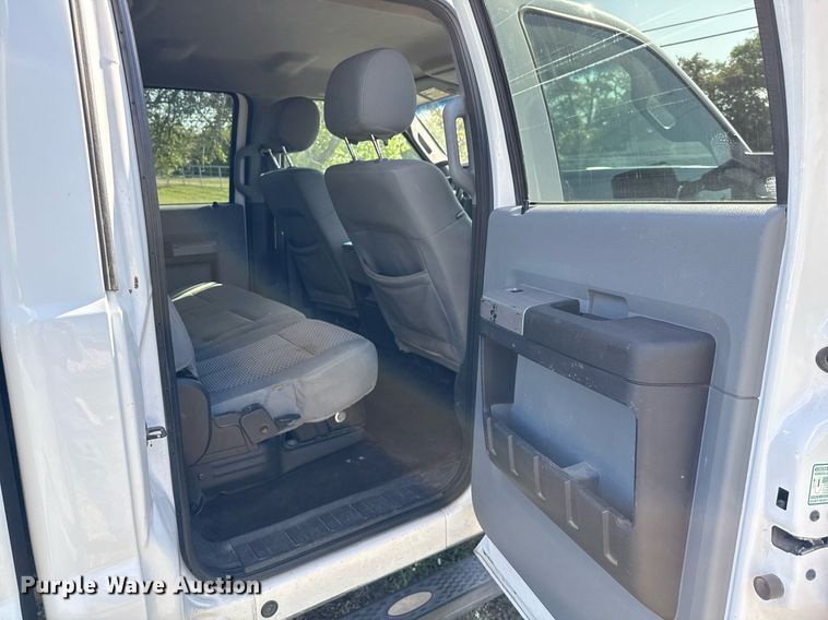 image for item EJ3571 2016 Ford F250 Super Duty XLT Crew Cab pickup truck