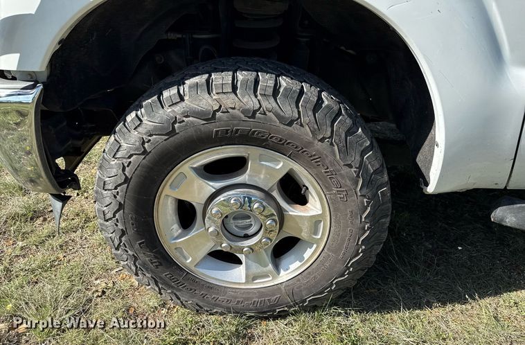 image for item EJ3571 2016 Ford F250 Super Duty XLT Crew Cab pickup truck