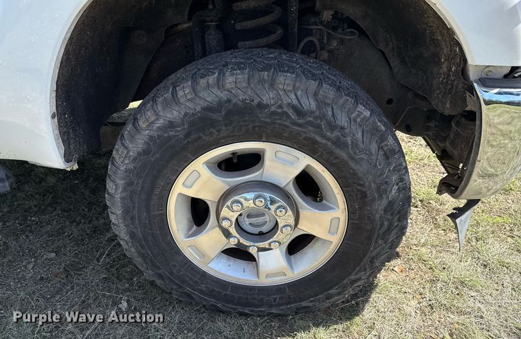 image for item EJ3571 2016 Ford F250 Super Duty XLT Crew Cab pickup truck