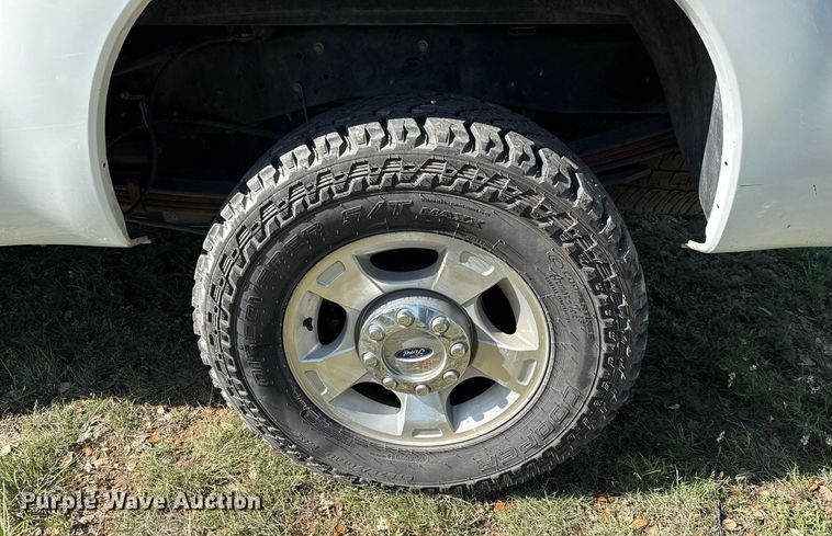 image for item EJ3571 2016 Ford F250 Super Duty XLT Crew Cab pickup truck