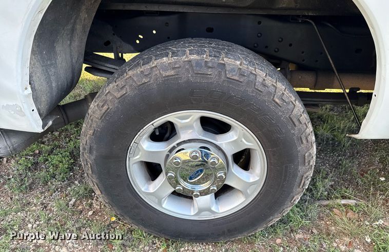 image for item EJ3572 2014 Ford F250 Super Duty XL Crew Cab pickup truck