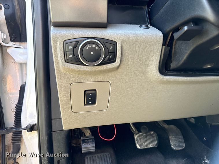 image for item EJ3573 2015 Ford F150 SuperCrew pickup truck