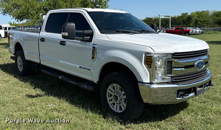 image for item EJ3574 2018 Ford F350 Super Duty XLT Crew Cab pickup truck