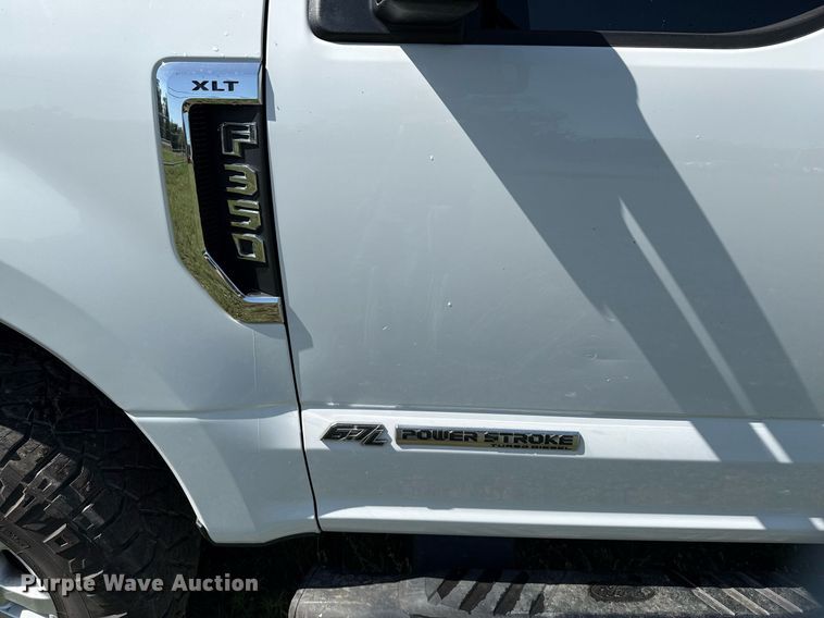 image for item EJ3574 2018 Ford F350 Super Duty XLT Crew Cab pickup truck