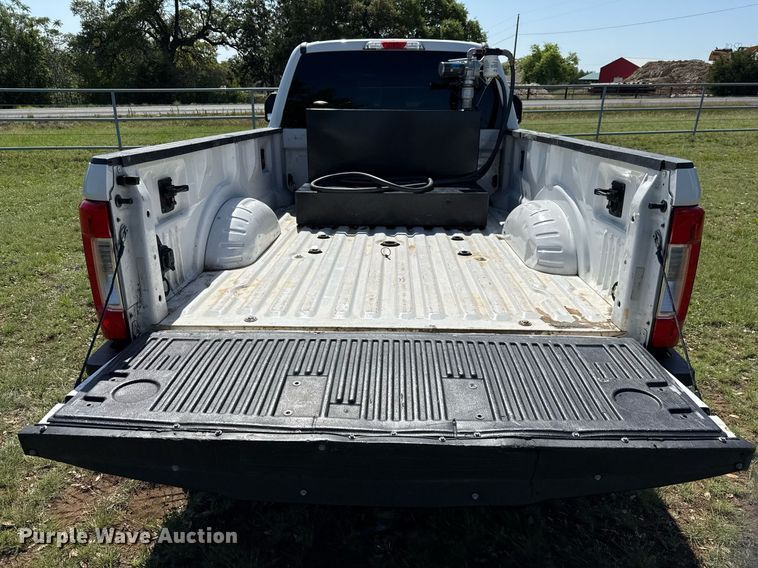 image for item EJ3574 2018 Ford F350 Super Duty XLT Crew Cab pickup truck