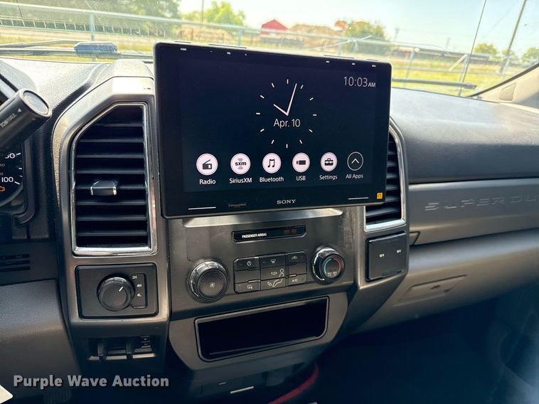 image for item EJ3574 2018 Ford F350 Super Duty XLT Crew Cab pickup truck