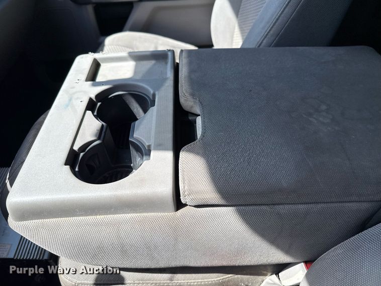 image for item EJ3574 2018 Ford F350 Super Duty XLT Crew Cab pickup truck