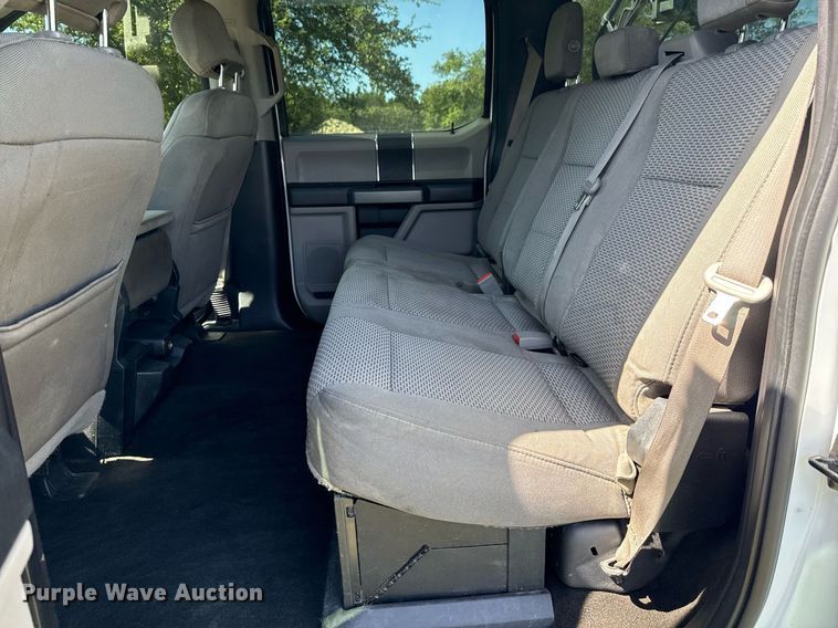 image for item EJ3574 2018 Ford F350 Super Duty XLT Crew Cab pickup truck