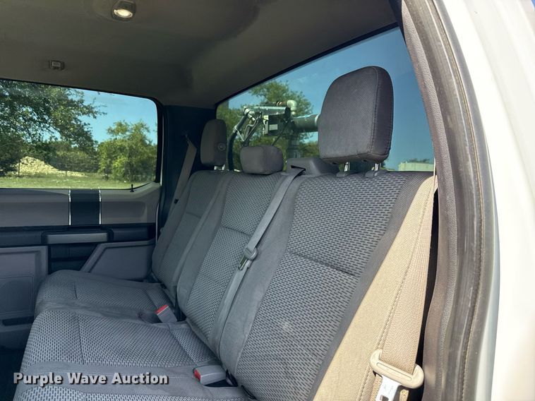 image for item EJ3574 2018 Ford F350 Super Duty XLT Crew Cab pickup truck