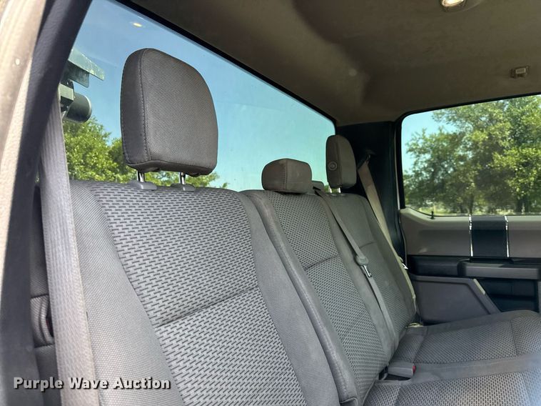 image for item EJ3574 2018 Ford F350 Super Duty XLT Crew Cab pickup truck