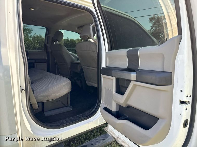 image for item EJ3574 2018 Ford F350 Super Duty XLT Crew Cab pickup truck