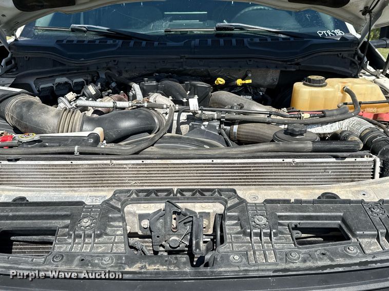 image for item EJ3574 2018 Ford F350 Super Duty XLT Crew Cab pickup truck